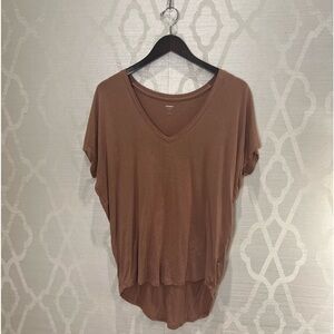 Express Relaxed V-Neck Tee